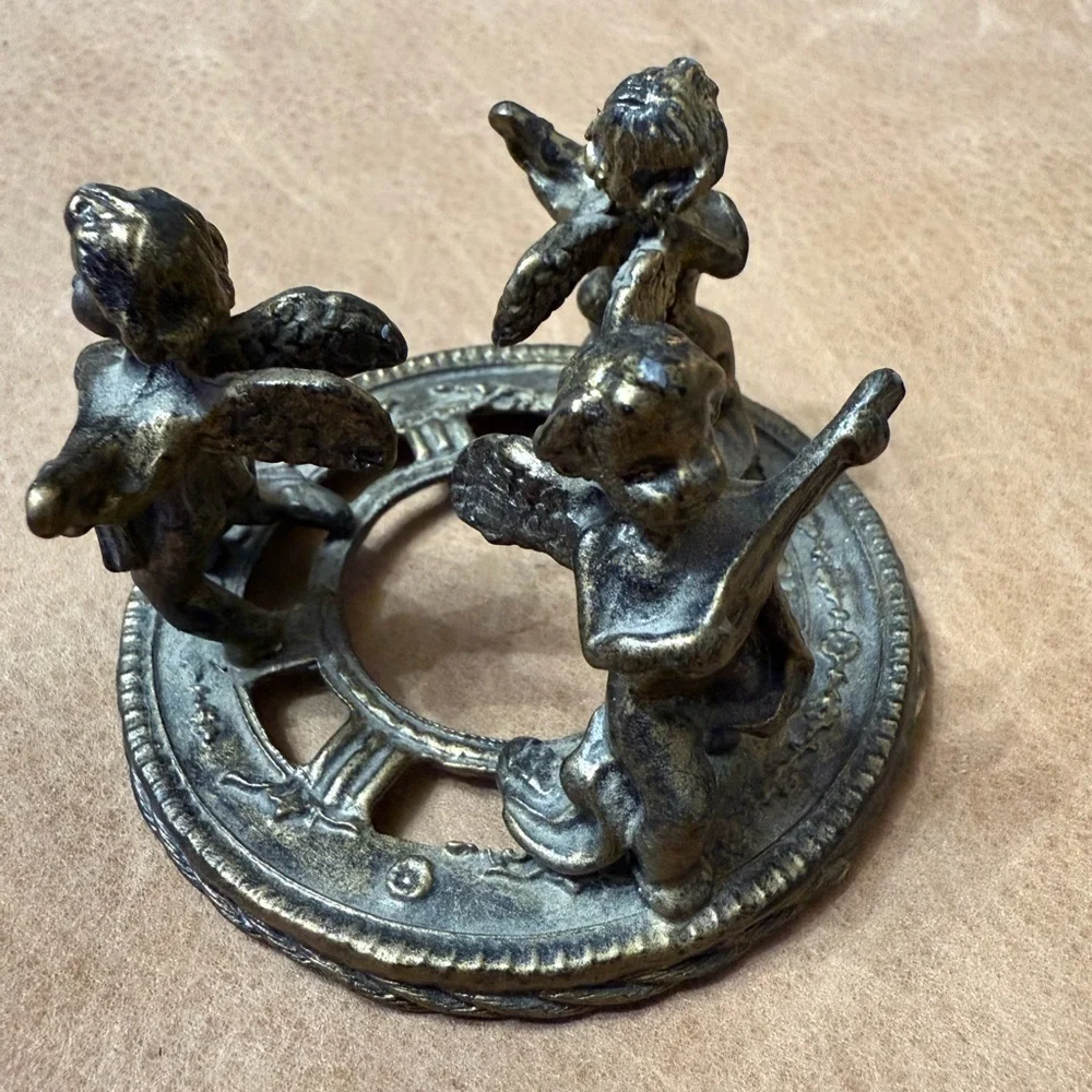 Beautiful Angelic Metal 3 Cherub Watch Holder / Stand Playing String Instruments